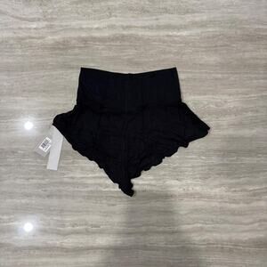 Negative whipped mini short in